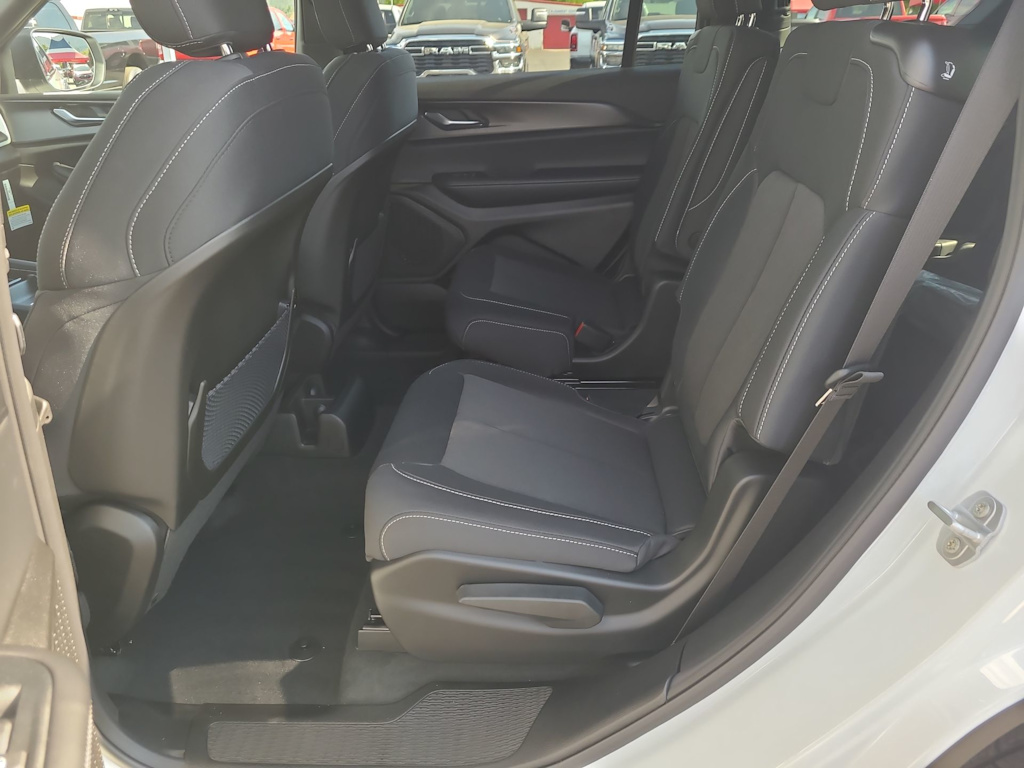 Thumbnail: 2025 Jeep Grand Cherokee L - 26