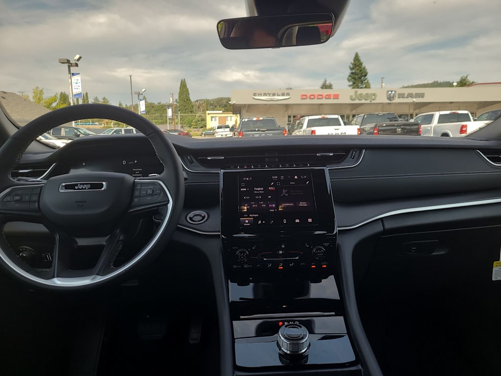 Thumbnail: 2025 Jeep Grand Cherokee L - 10