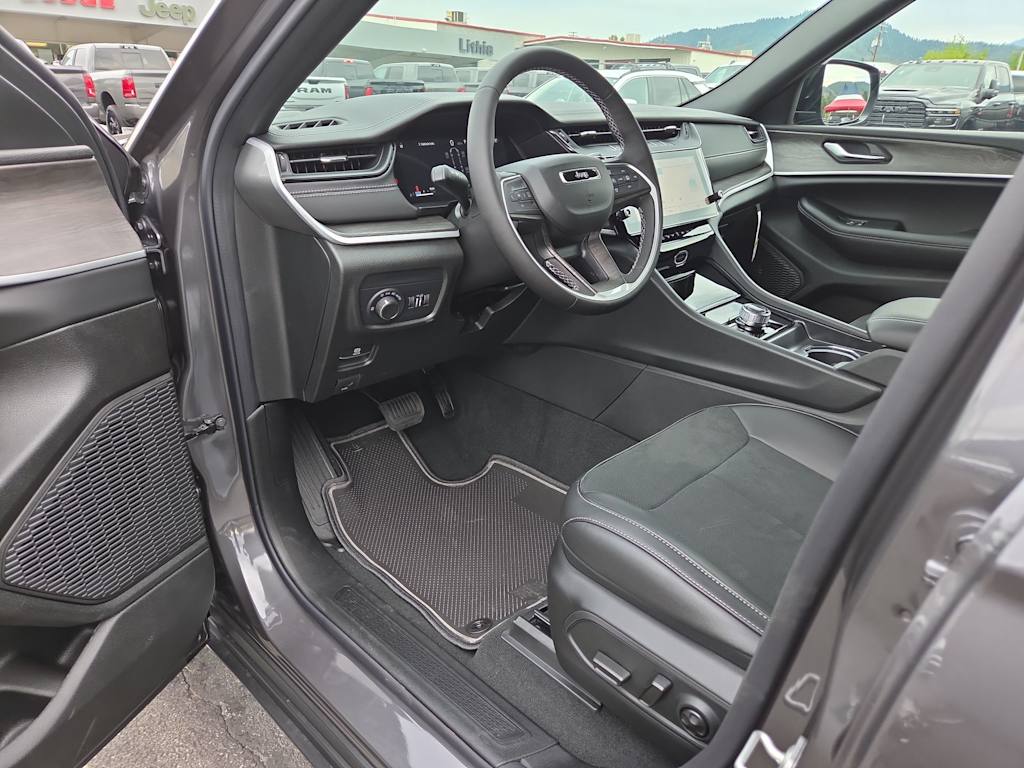 Thumbnail: 2026 Jeep Grand Cherokee L - 2