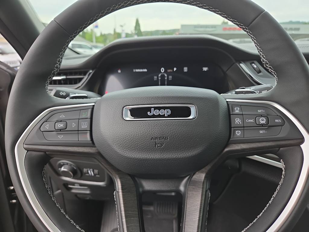 Thumbnail: 2026 Jeep Grand Cherokee L - 29