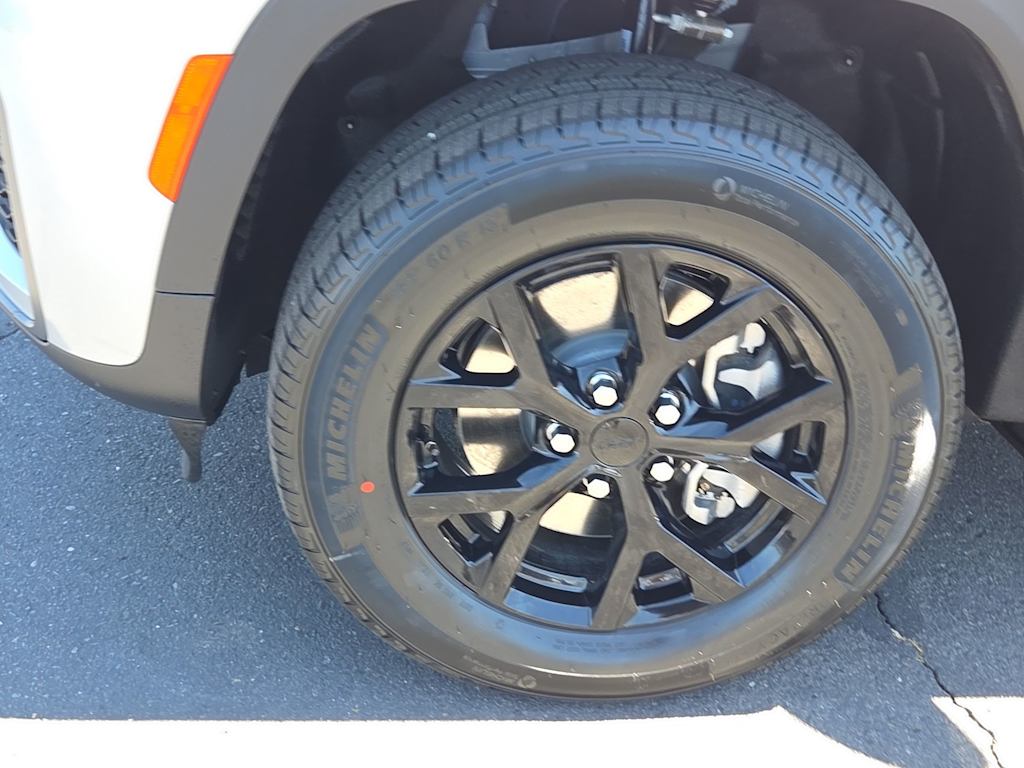 Thumbnail: 2026 Jeep Grand Cherokee L - 8