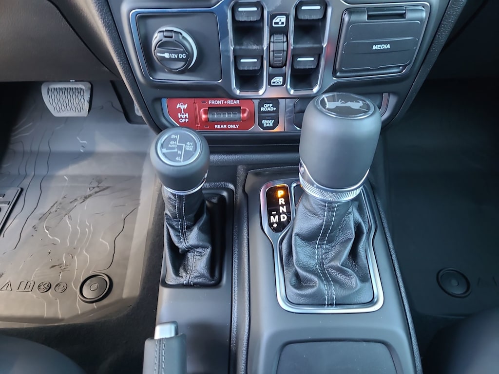 Thumbnail: 2026 Jeep Wrangler - 14