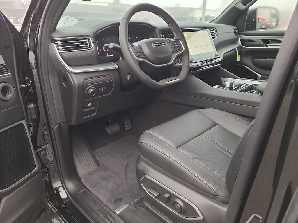 Thumbnail: 2026 Jeep Grand Wagoneer - 11