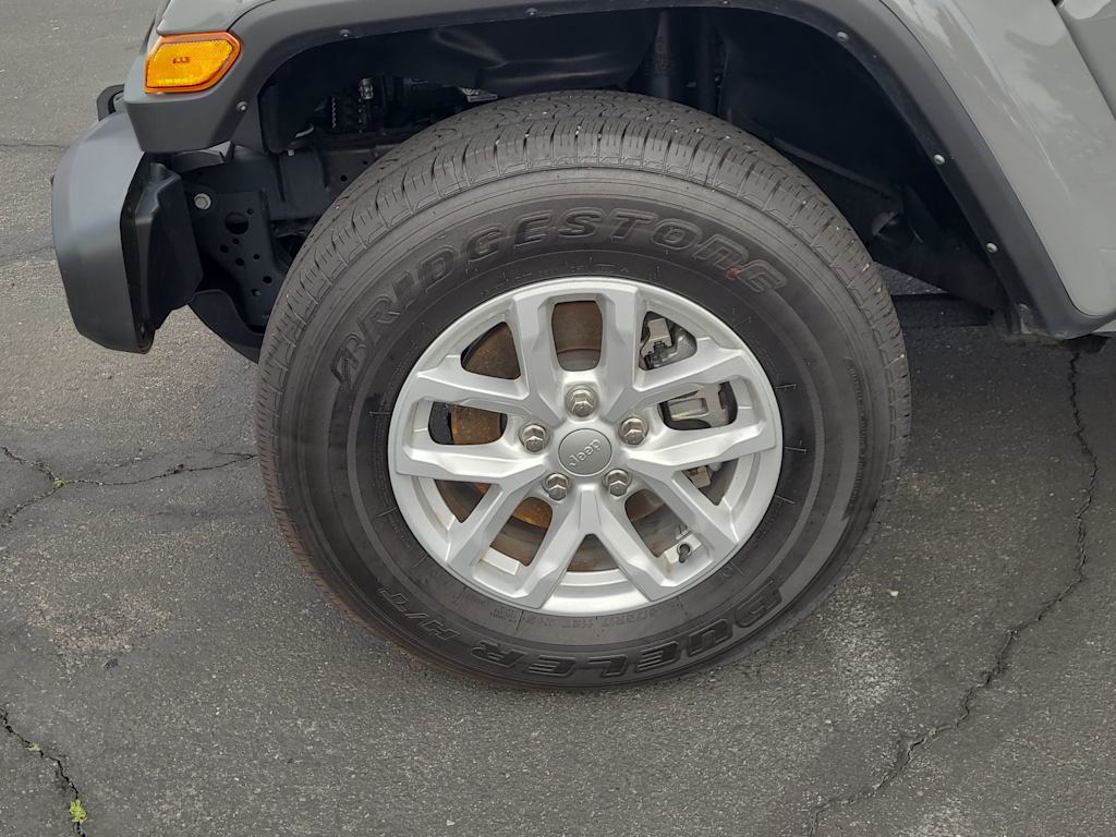 Thumbnail: 2023 Jeep Gladiator - 8