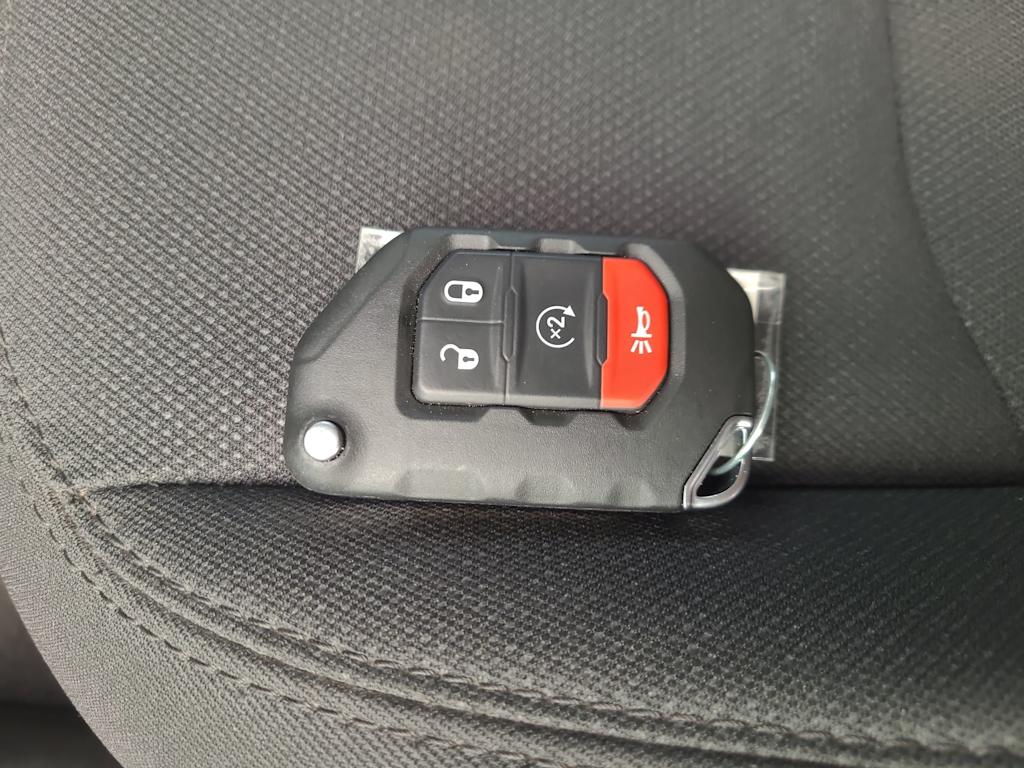 Thumbnail: 2023 Jeep Gladiator - 18