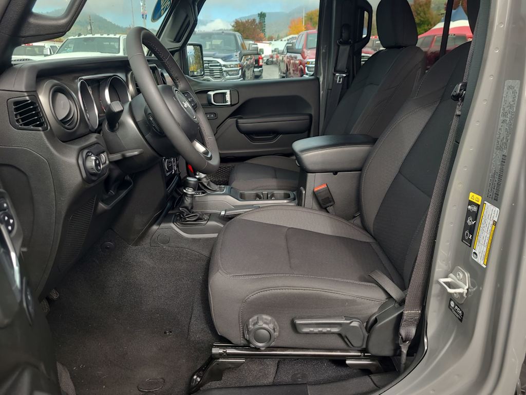 Thumbnail: 2023 Jeep Gladiator - 11