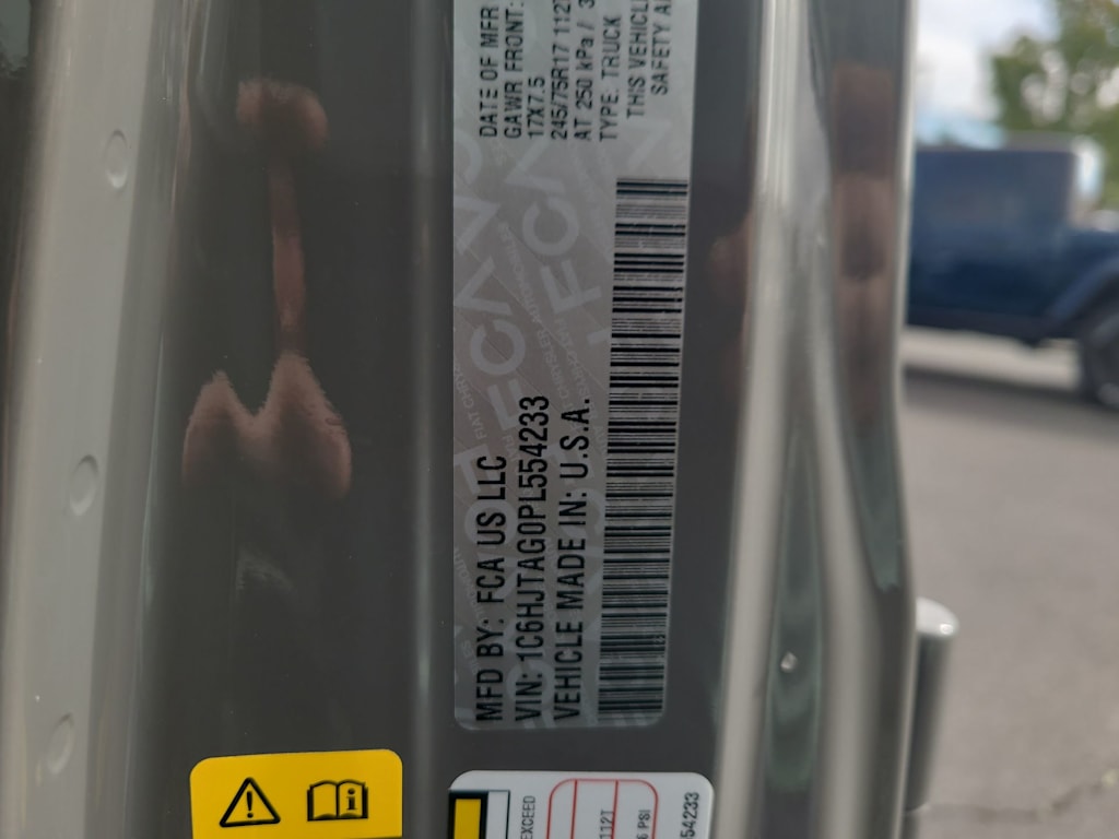 Thumbnail: 2023 Jeep Gladiator - 19