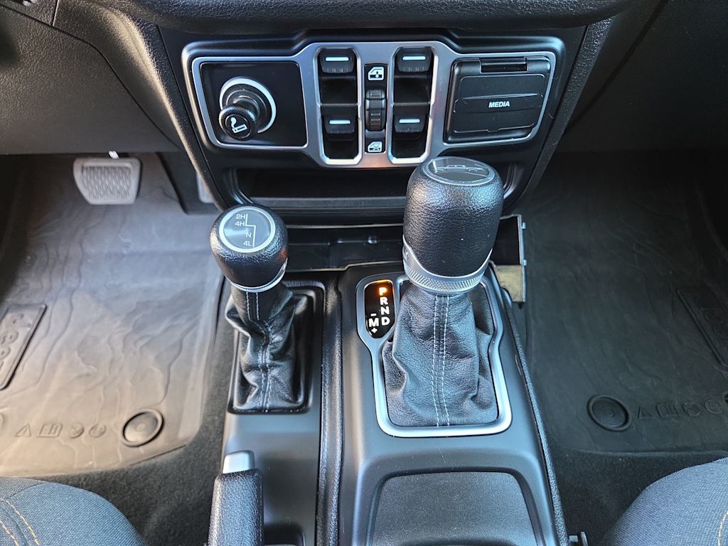 Thumbnail: 2024 Jeep Gladiator - 16