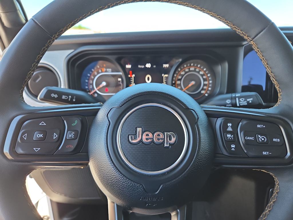 Thumbnail: 2024 Jeep Gladiator - 14