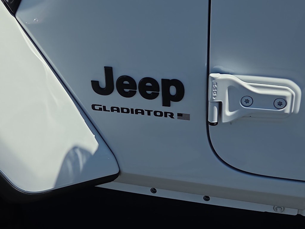 Thumbnail: 2024 Jeep Gladiator - 7