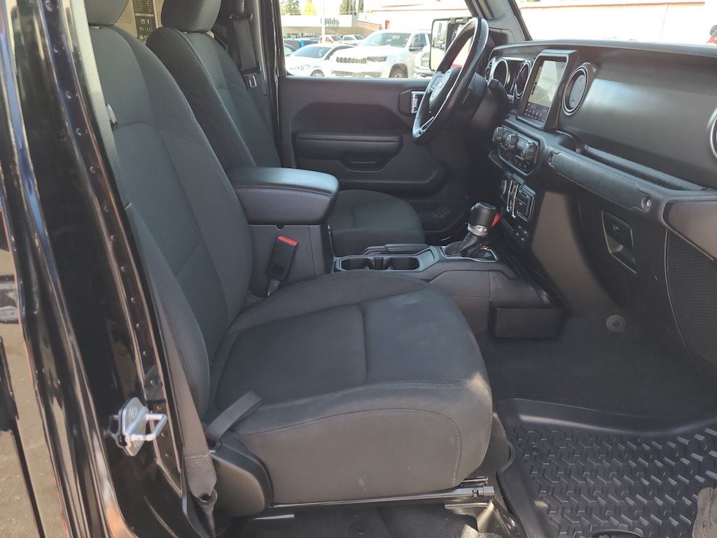 Thumbnail: 2021 Jeep Gladiator - 28