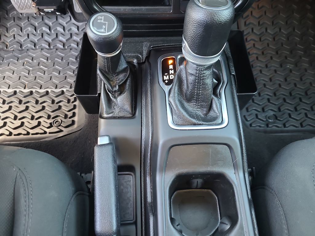 Thumbnail: 2021 Jeep Gladiator - 15