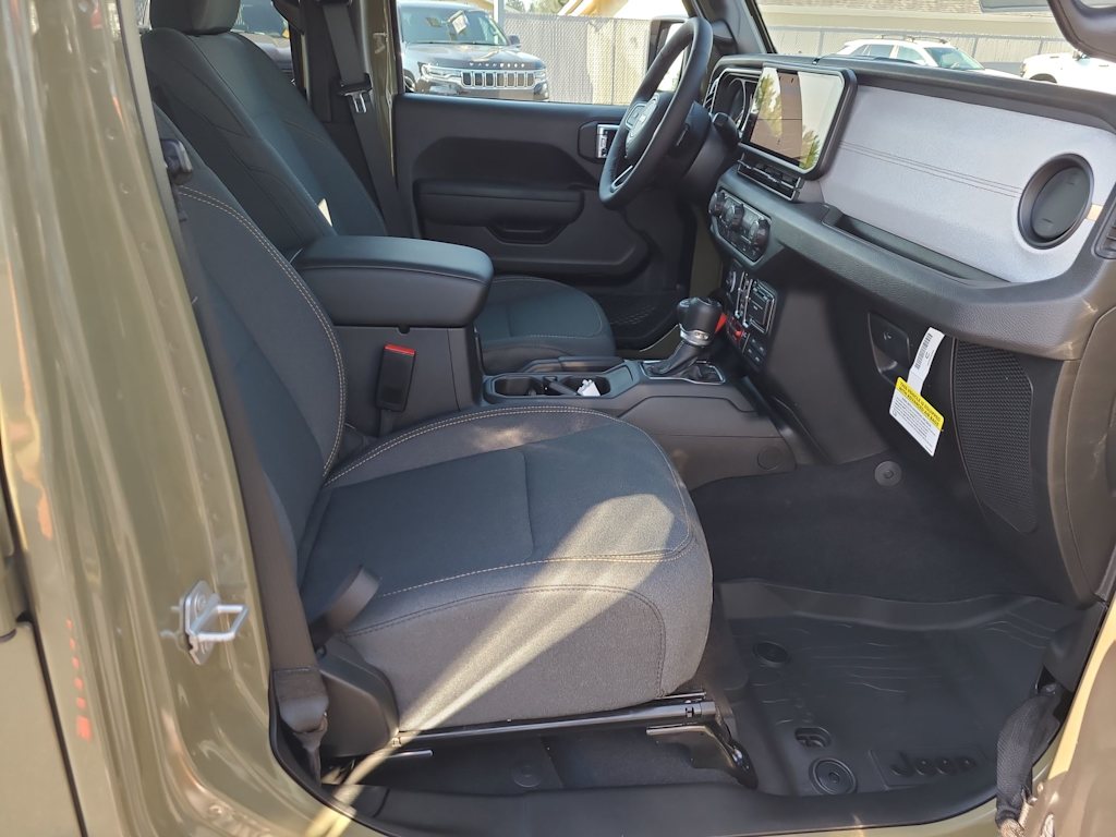 Thumbnail: 2025 Jeep Gladiator - 12