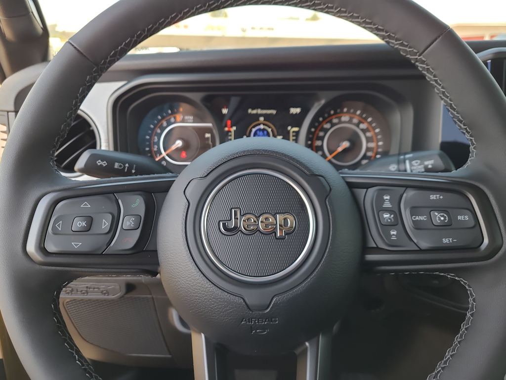 Thumbnail: 2025 Jeep Gladiator - 14