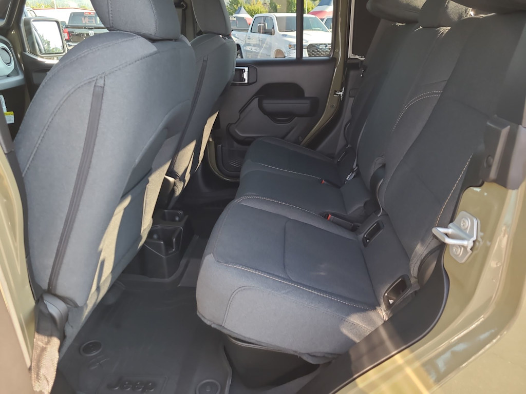 Thumbnail: 2025 Jeep Gladiator - 29