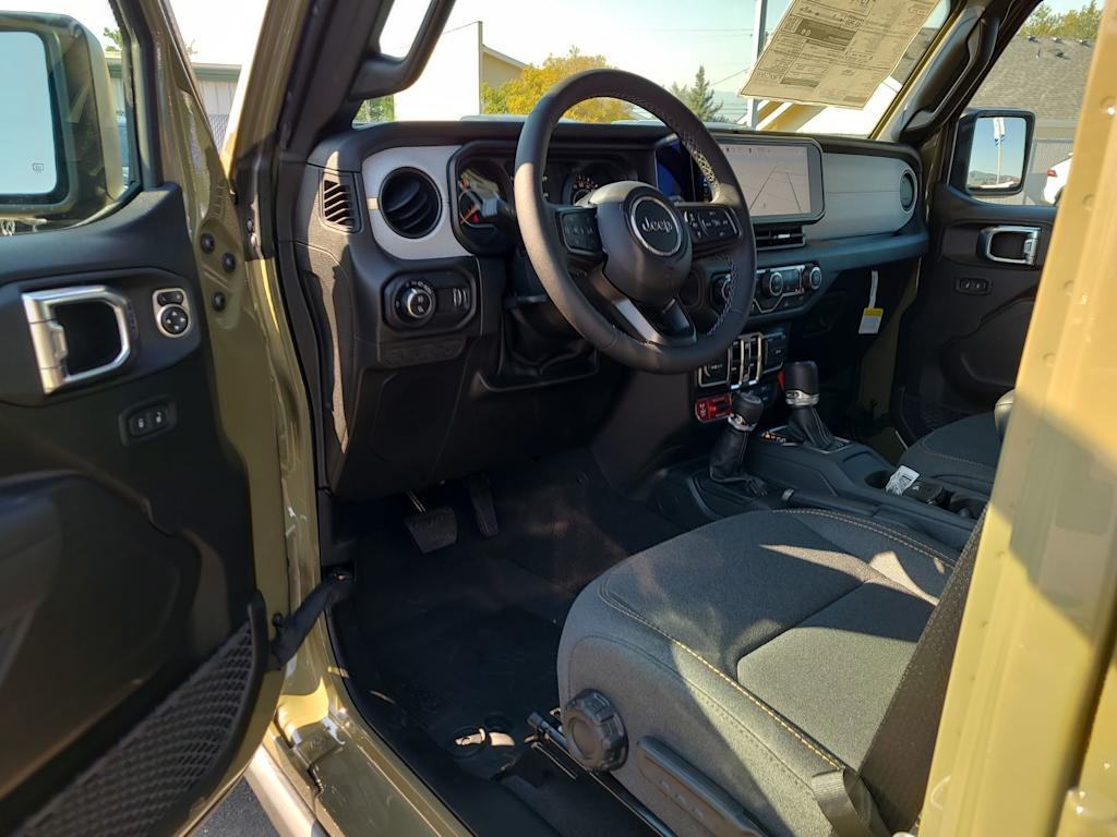 Thumbnail: 2025 Jeep Gladiator - 2