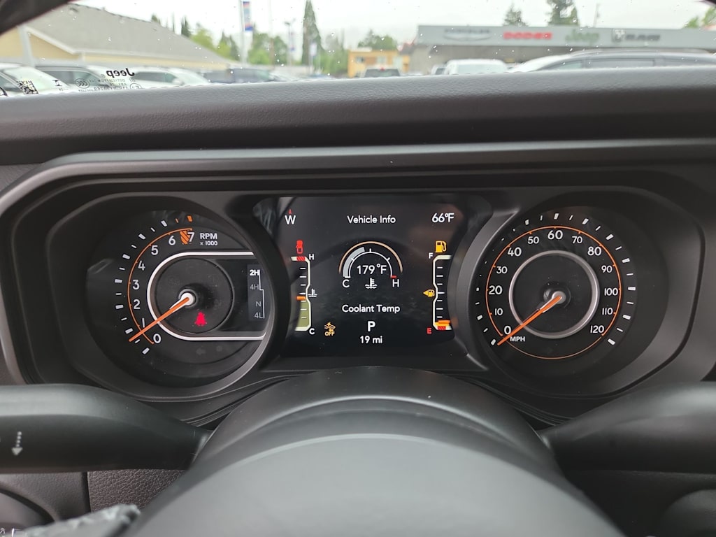 Thumbnail: 2026 Jeep Gladiator - 16