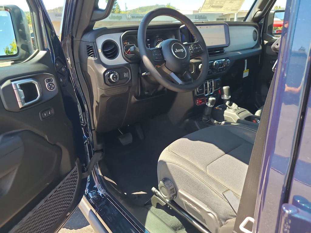 Thumbnail: 2025 Jeep Gladiator - 2