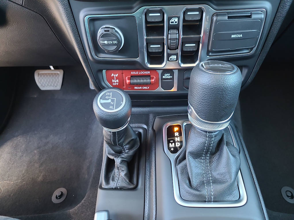 Thumbnail: 2025 Jeep Gladiator - 15