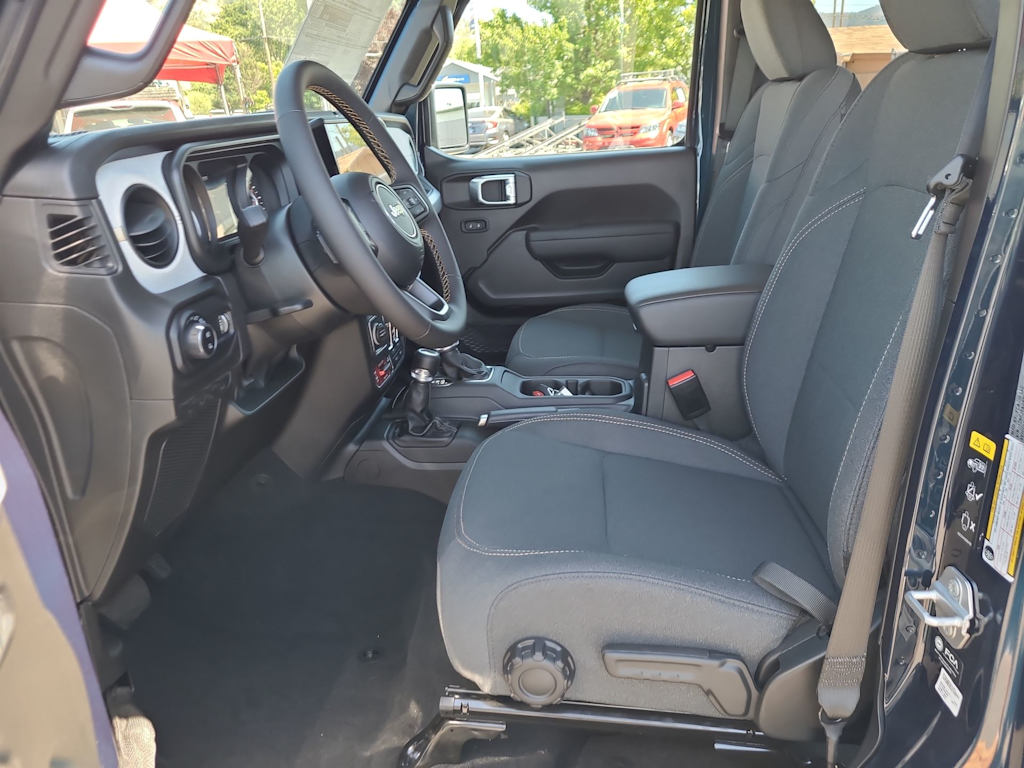 Thumbnail: 2025 Jeep Gladiator - 11