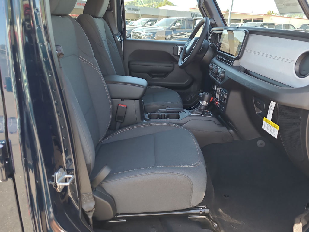 Thumbnail: 2025 Jeep Gladiator - 12