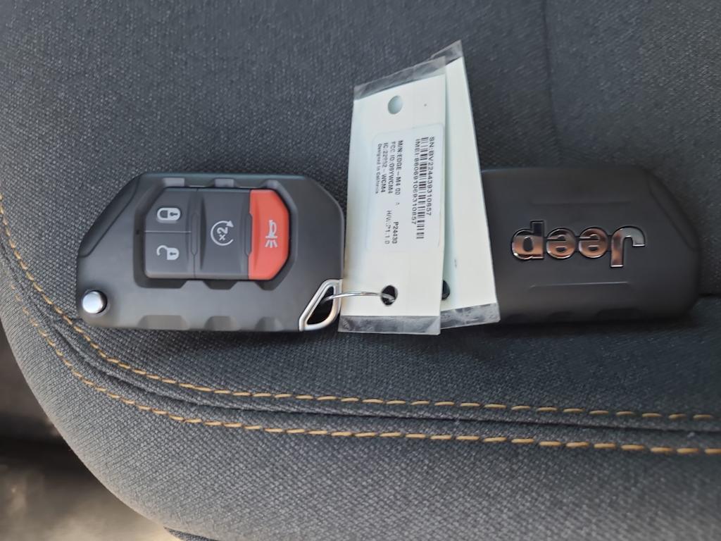 Thumbnail: 2025 Jeep Gladiator - 18