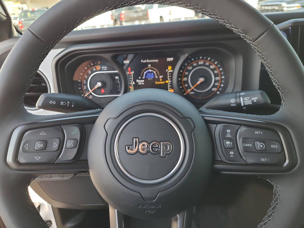 Thumbnail: 2025 Jeep Gladiator - 28