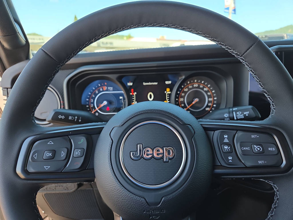 Thumbnail: 2026 Jeep Gladiator - 14