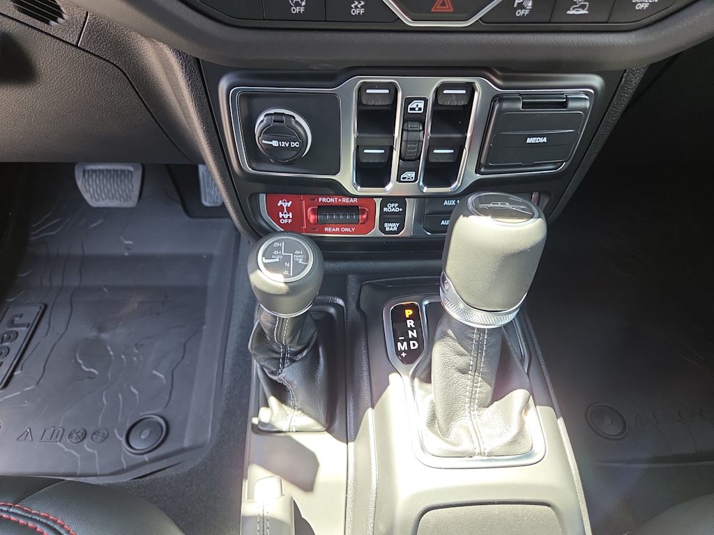 Thumbnail: 2026 Jeep Gladiator - 15
