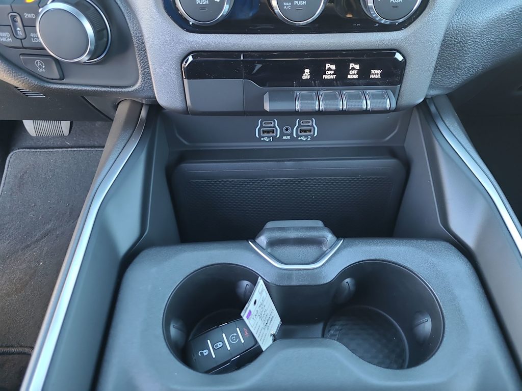 Thumbnail: 2026 RAM 1500 - 28