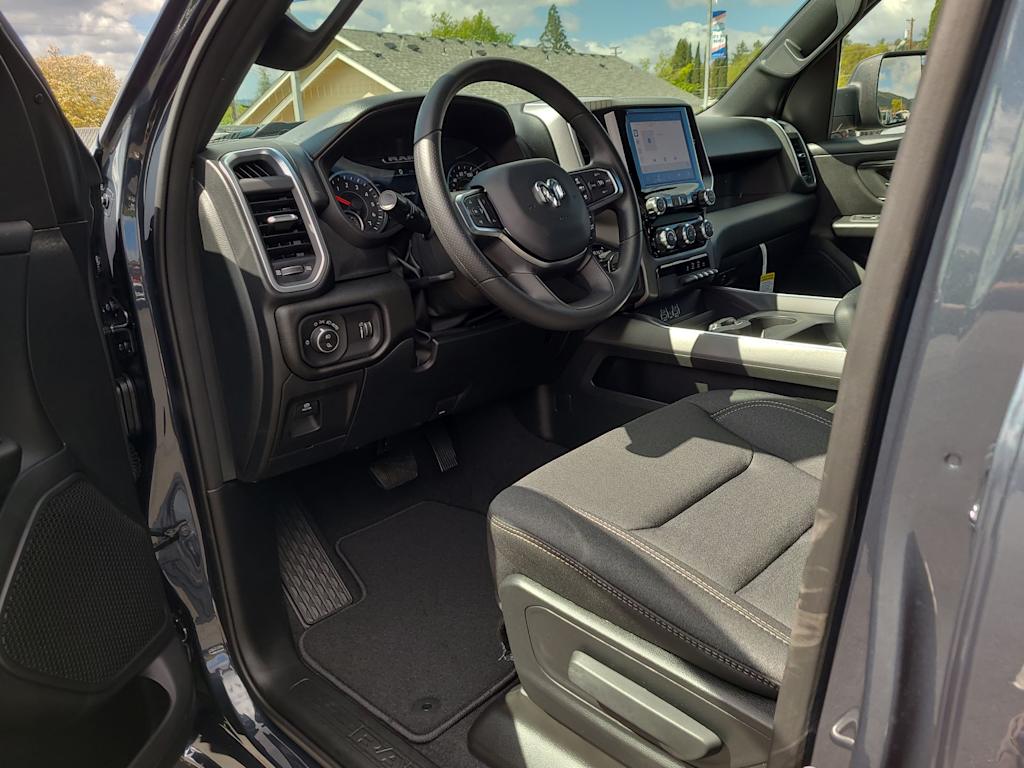 Thumbnail: 2026 RAM 1500 - 10