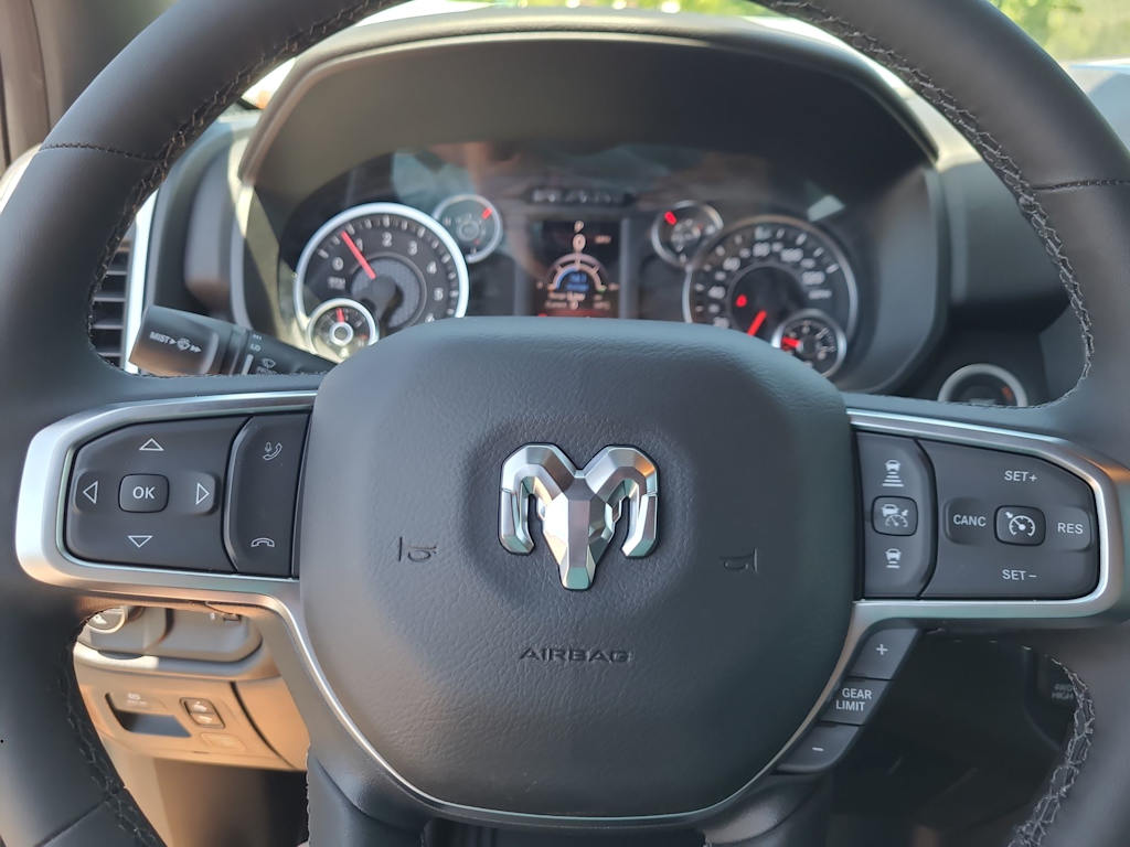 Thumbnail: 2025 RAM 1500 - 28