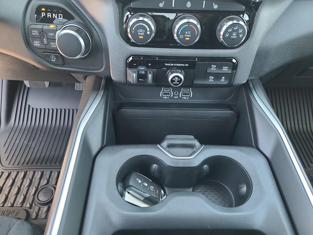 Thumbnail: 2025 RAM 1500 - 29