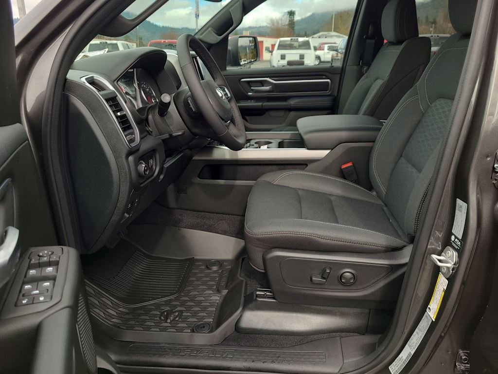 Thumbnail: 2026 RAM 1500 - 10