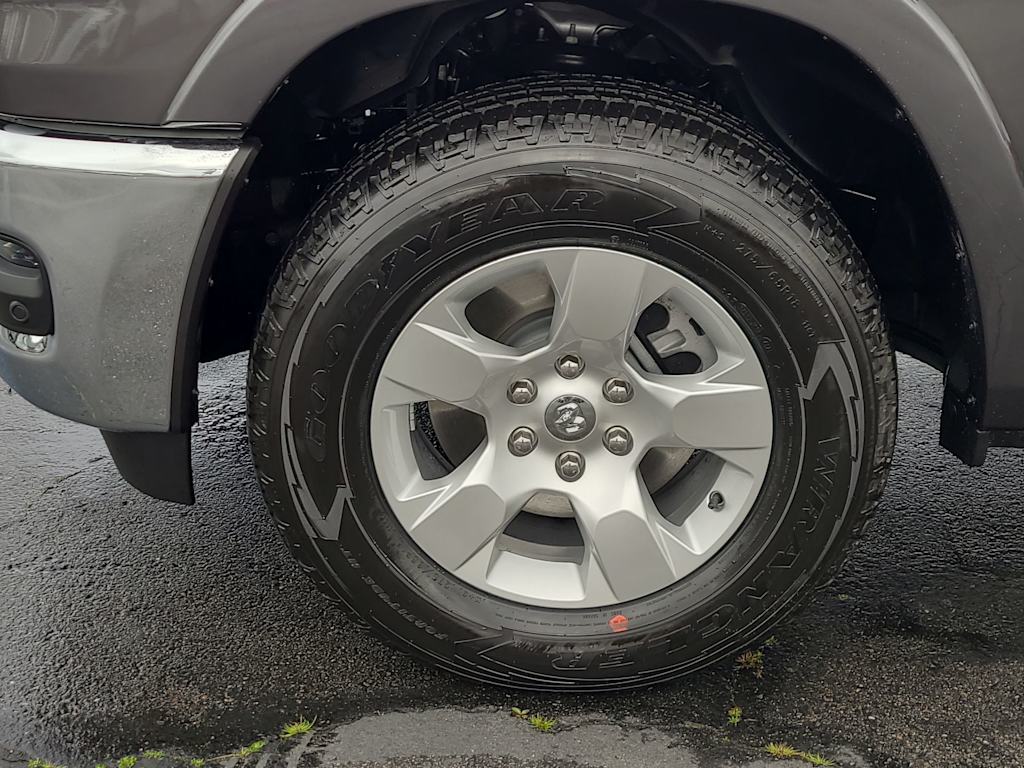 Thumbnail: 2026 RAM 1500 - 8