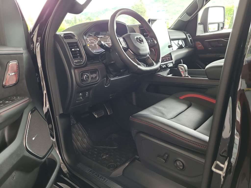 Thumbnail: 2026 RAM 1500 - 9