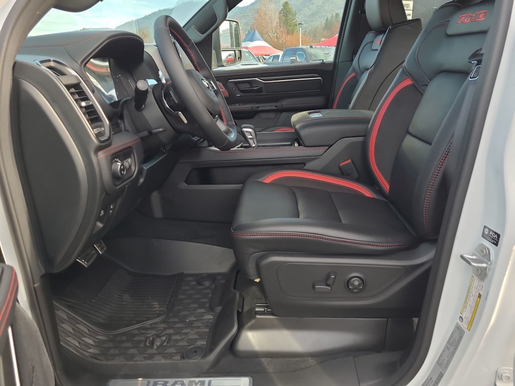 Thumbnail: 2026 RAM 1500 - 9