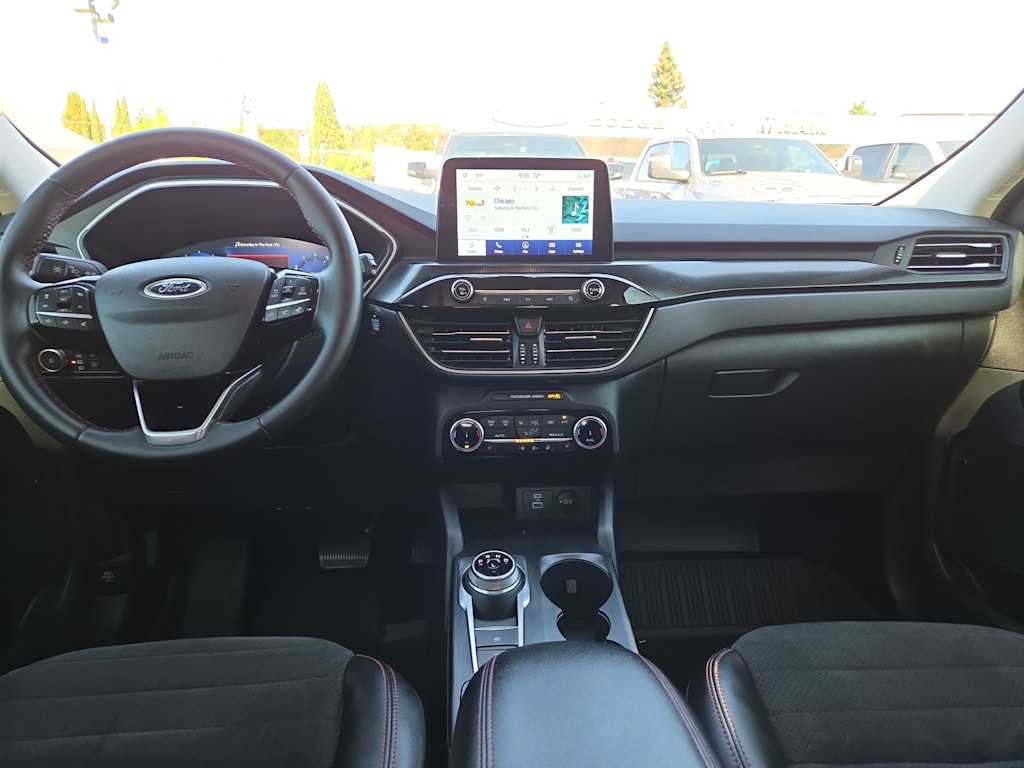 Thumbnail: 2022 Ford Escape - 10