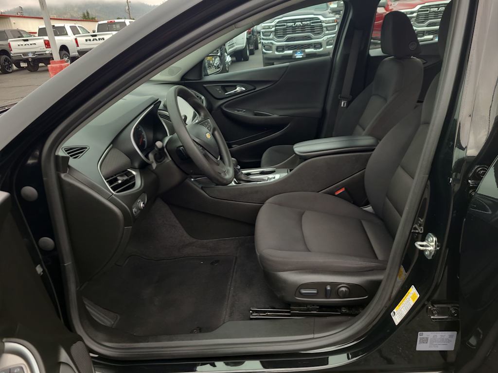 Thumbnail: 2023 Chevrolet Malibu - 11