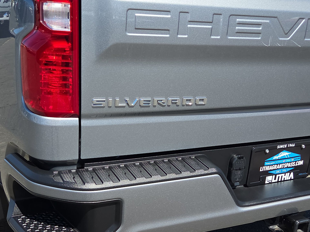 Thumbnail: 2023 Chevrolet Silverado 1500 - 25