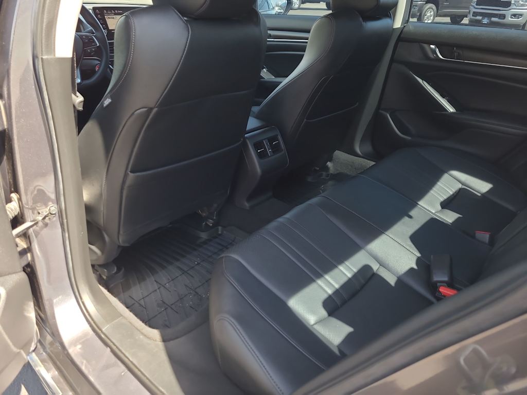 2019 Honda Accord Touring 13