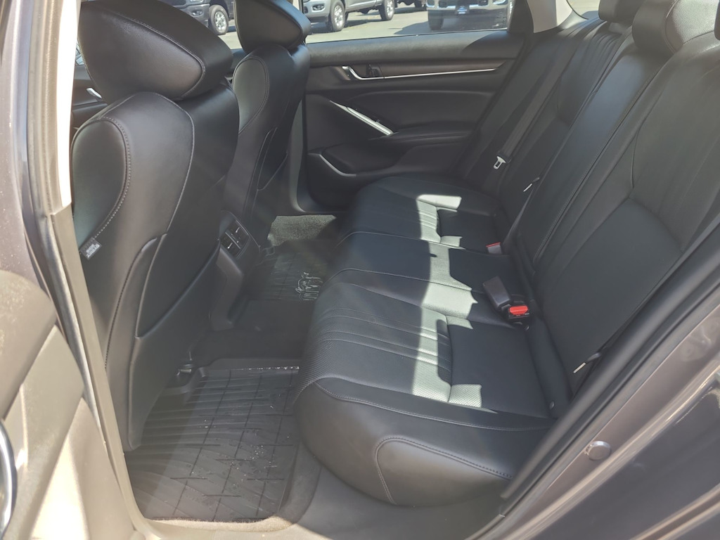 2019 Honda Accord Touring 27