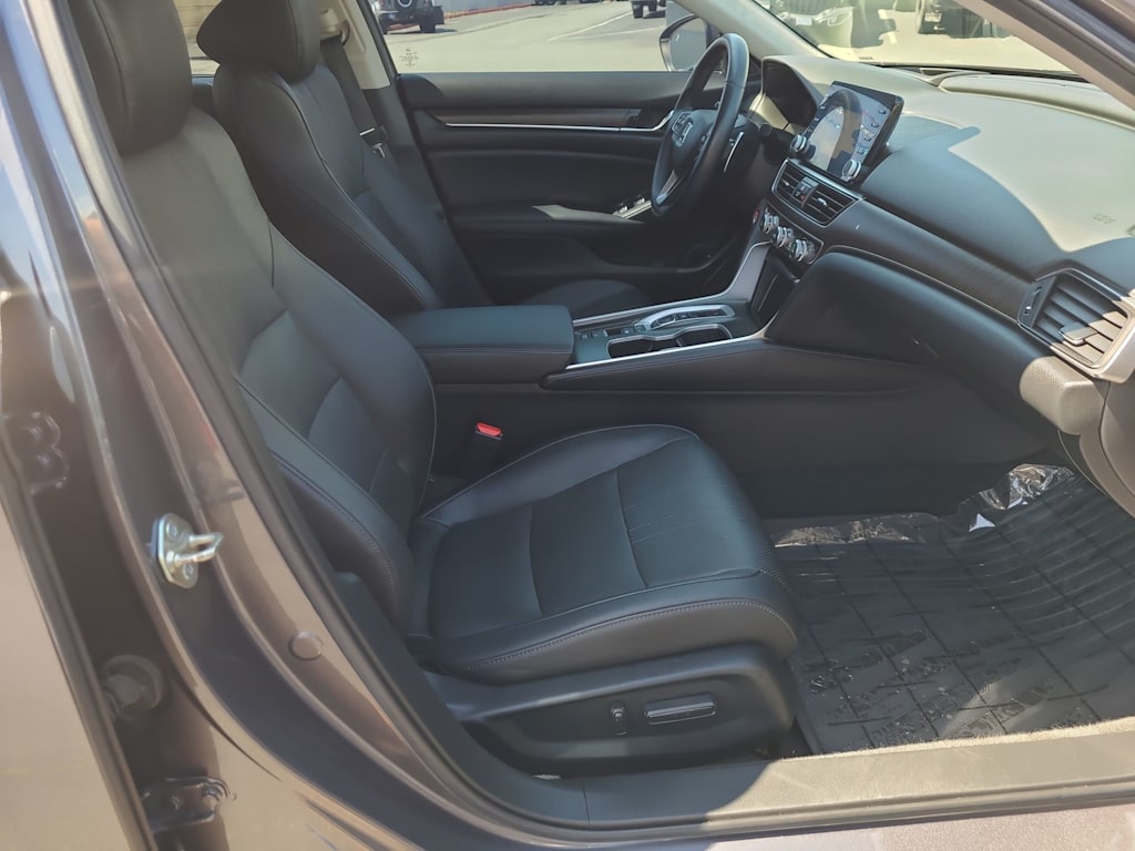 2019 Honda Accord Touring 12