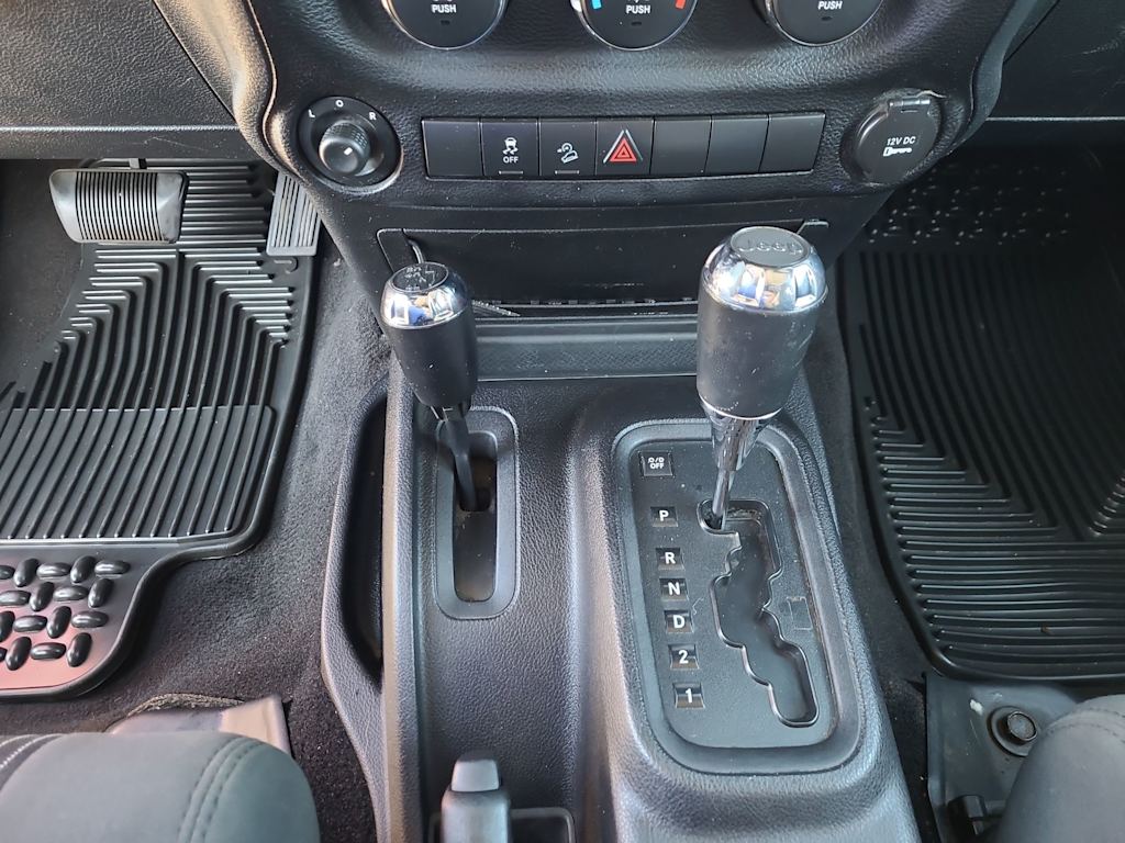 Thumbnail: 2011 Jeep Wrangler - 14