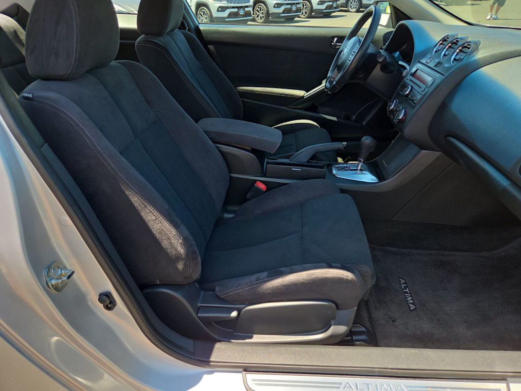 Thumbnail: 2011 Nissan Altima - 28