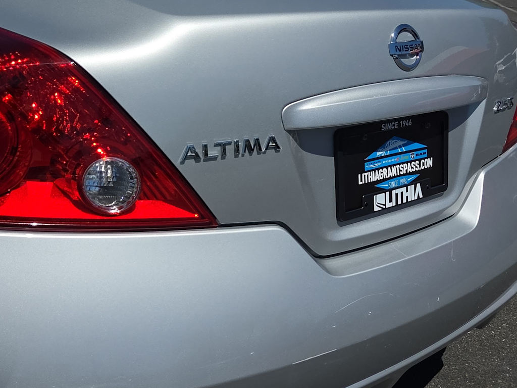 Thumbnail: 2011 Nissan Altima - 27