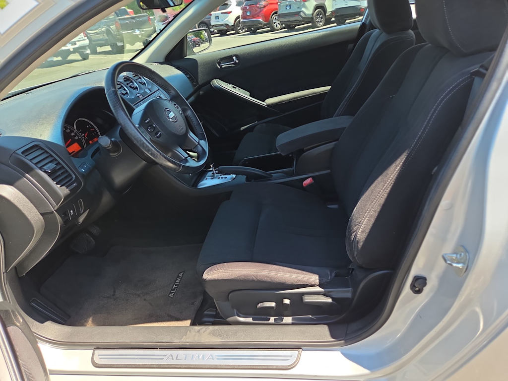 Thumbnail: 2011 Nissan Altima - 10