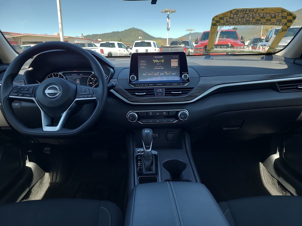 Thumbnail: 2025 Nissan Altima - 10