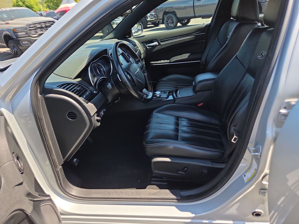 Thumbnail: 2021 Chrysler 300 - 10