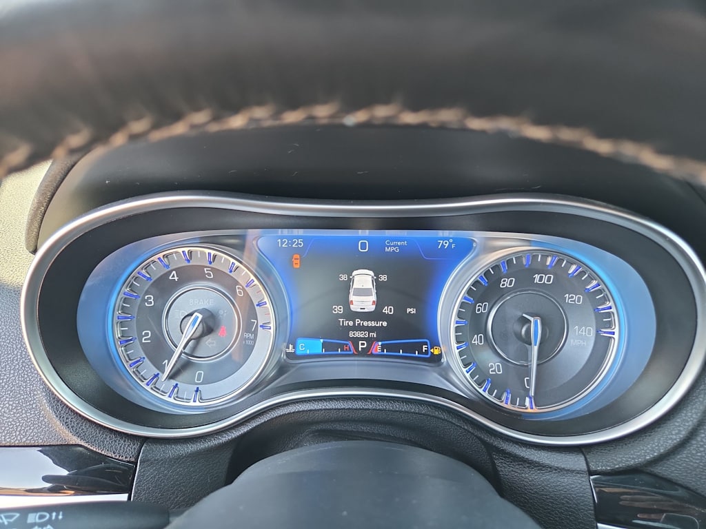 Thumbnail: 2021 Chrysler 300 - 15